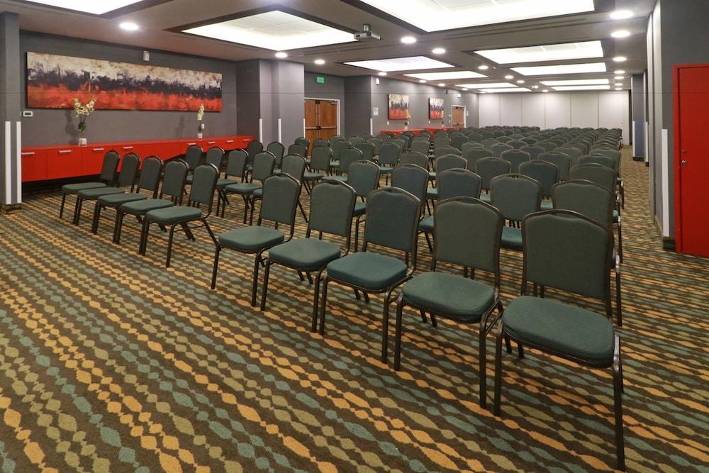Hotel Wyndham Garden Guadalajara Acueducto Zapopan Esterno foto