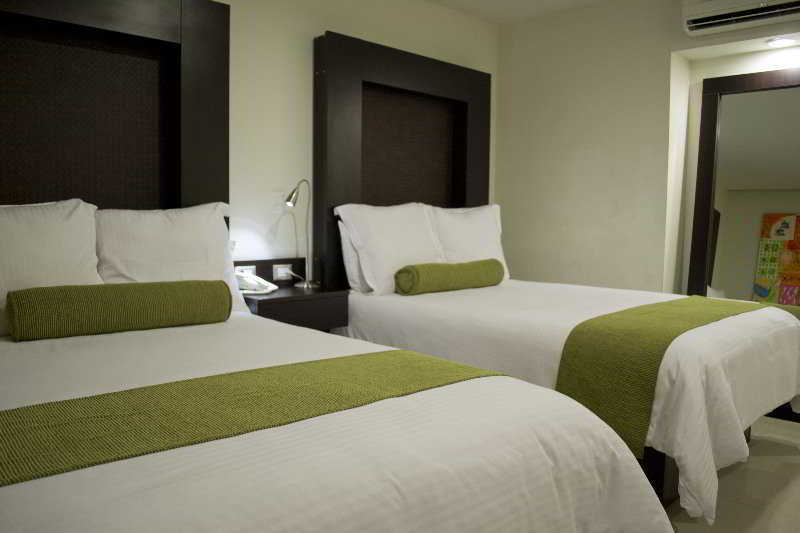Hotel Wyndham Garden Guadalajara Acueducto Zapopan Esterno foto